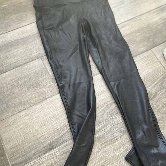 |GREAT DEAL!!| SPANX women’s faux leggings small - Picture 4 of 5